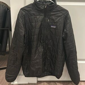 Patagonia 1/2 Zip 
Black
Size M
Used, but stilll in good condition.